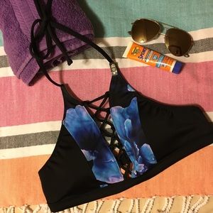 PINK Victoria’s Secret Strappy HighNeck Bikini Top